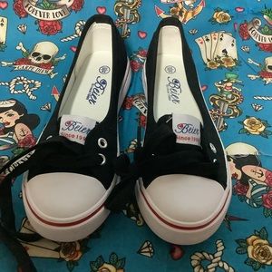Item #SH43 Beier girls canvas shoe euro size 35 US 3.5